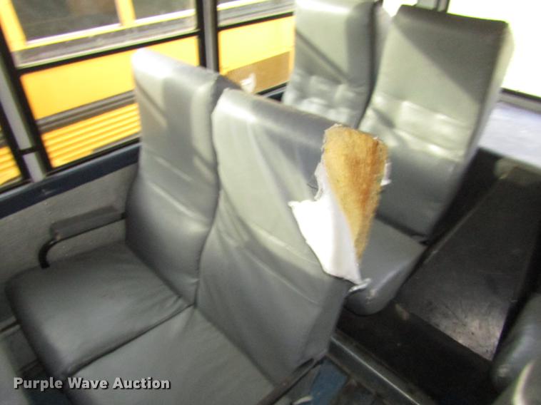 image for item DA3235 1999 Thomas Saf-T-Liner MVP ER school bus