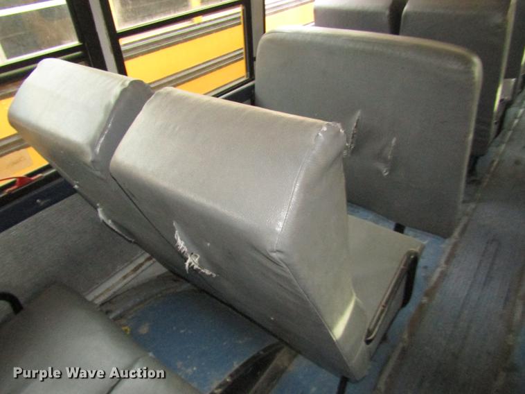 image for item DA3235 1999 Thomas Saf-T-Liner MVP ER school bus