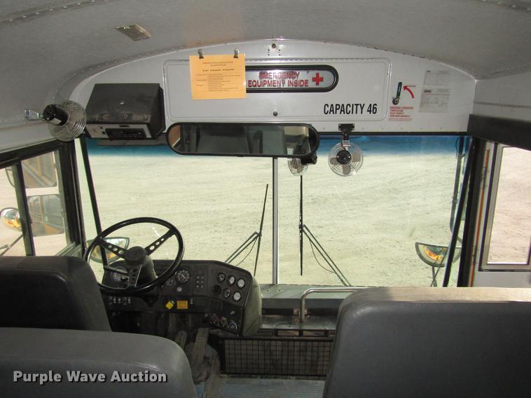 image for item DA3235 1999 Thomas Saf-T-Liner MVP ER school bus