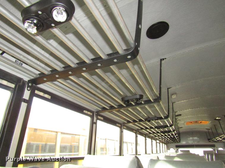 image for item DA3235 1999 Thomas Saf-T-Liner MVP ER school bus