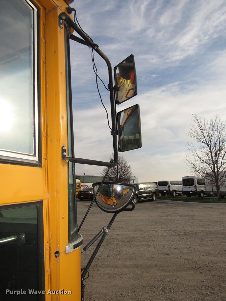 image for item DA3235 1999 Thomas Saf-T-Liner MVP ER school bus