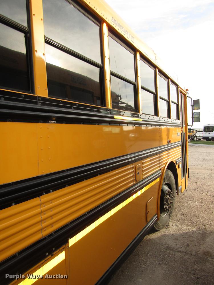 image for item DA3235 1999 Thomas Saf-T-Liner MVP ER school bus