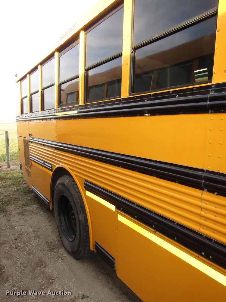 image for item DA3235 1999 Thomas Saf-T-Liner MVP ER school bus