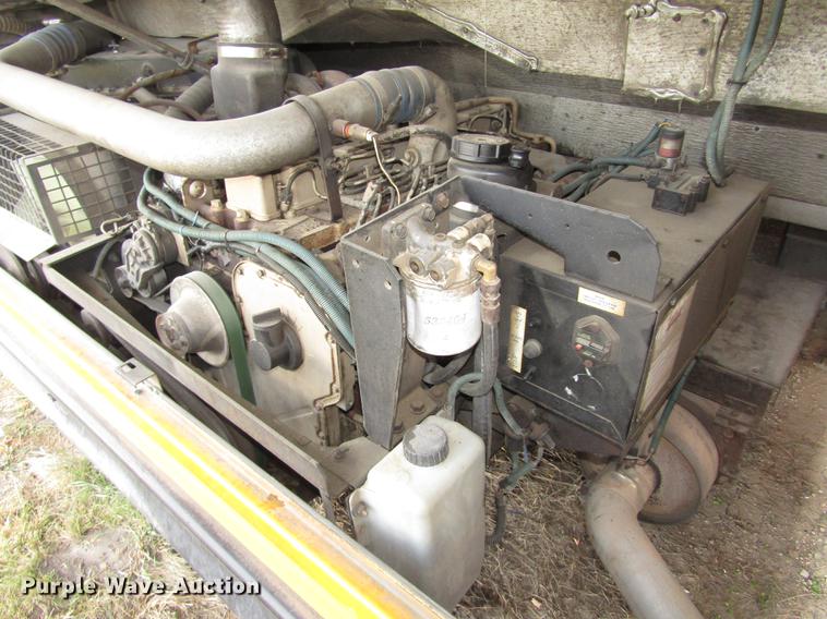 image for item DA3235 1999 Thomas Saf-T-Liner MVP ER school bus