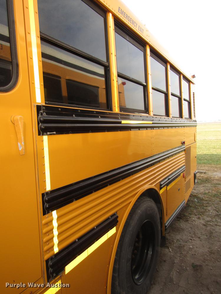 image for item DA3235 1999 Thomas Saf-T-Liner MVP ER school bus