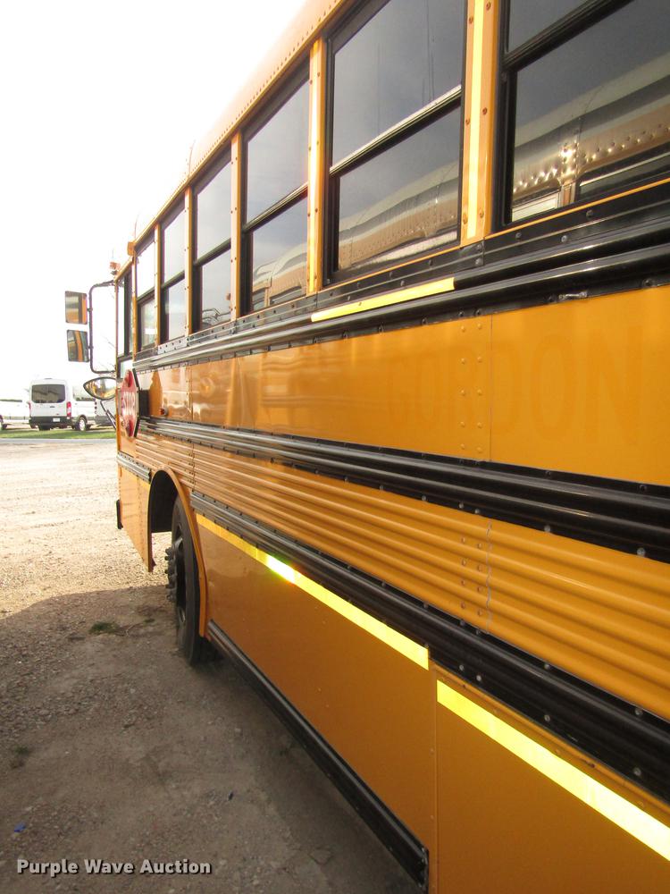 image for item DA3235 1999 Thomas Saf-T-Liner MVP ER school bus