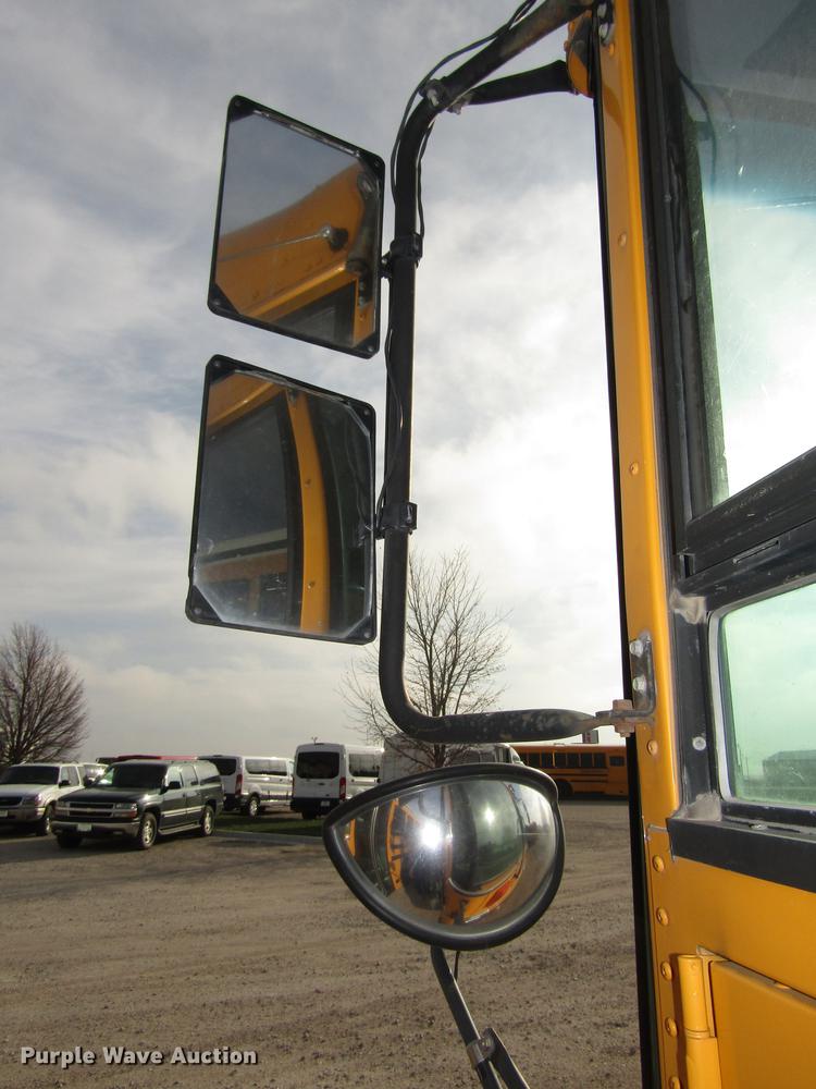 image for item DA3235 1999 Thomas Saf-T-Liner MVP ER school bus