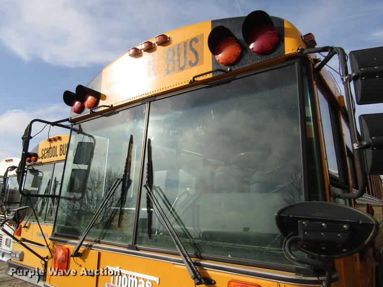 image for item DA3235 1999 Thomas Saf-T-Liner MVP ER school bus