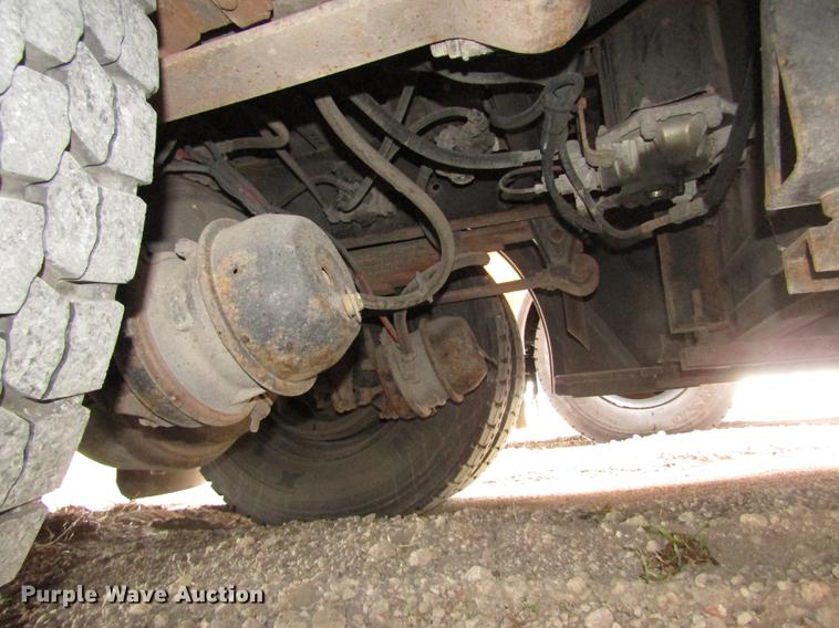 image for item DA3235 1999 Thomas Saf-T-Liner MVP ER school bus