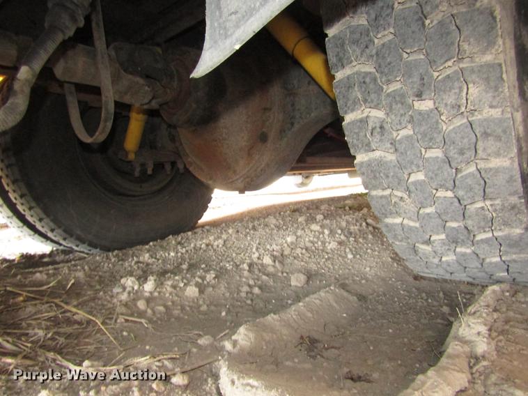 image for item DA3235 1999 Thomas Saf-T-Liner MVP ER school bus