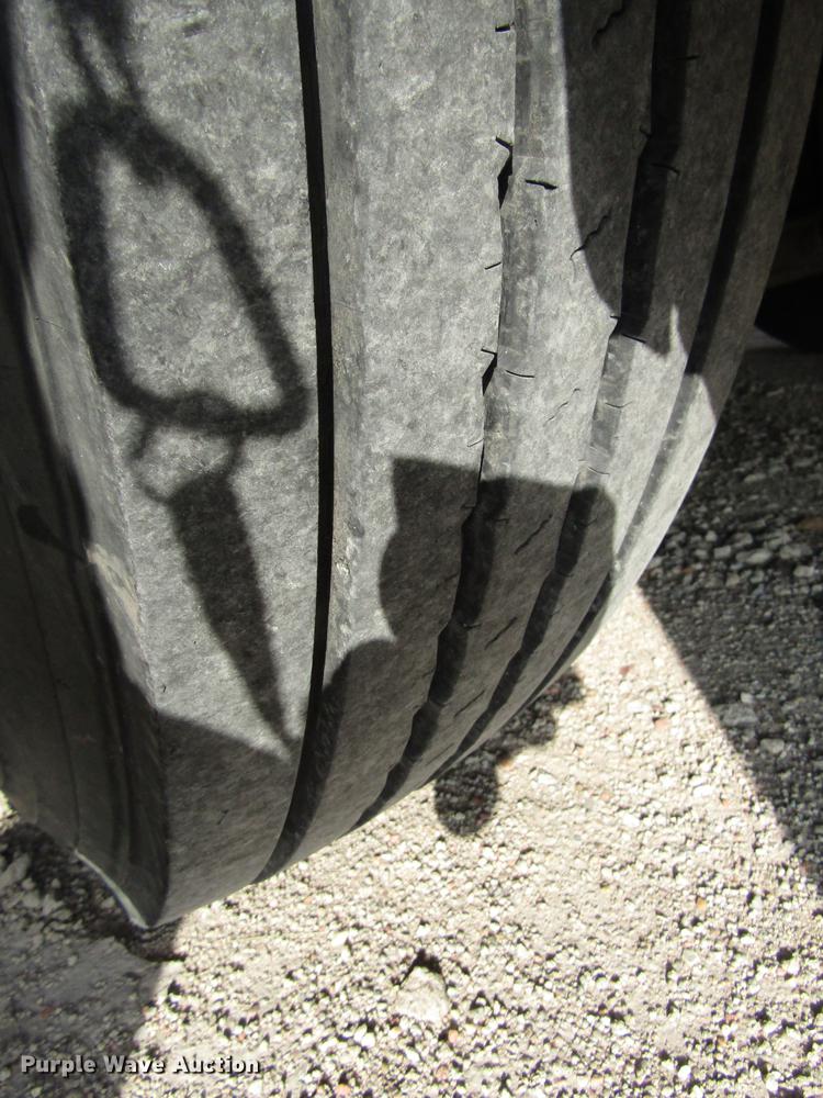 image for item DA3235 1999 Thomas Saf-T-Liner MVP ER school bus