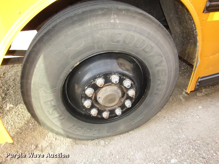 image for item DA3235 1999 Thomas Saf-T-Liner MVP ER school bus