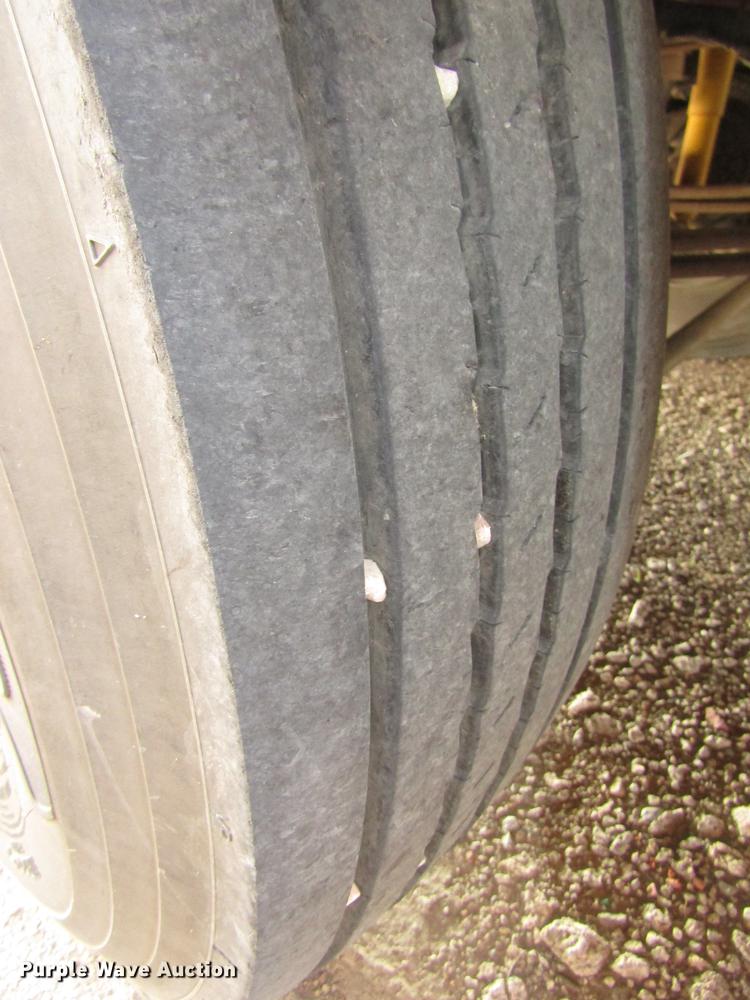 image for item DA3235 1999 Thomas Saf-T-Liner MVP ER school bus