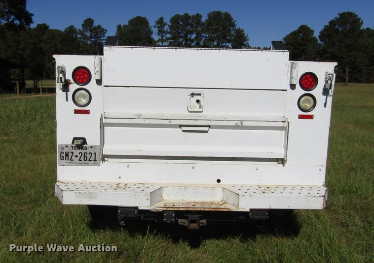 image for item DA6957 2007 Chevrolet Silverado Classic 2500HD utility bed pickup truck