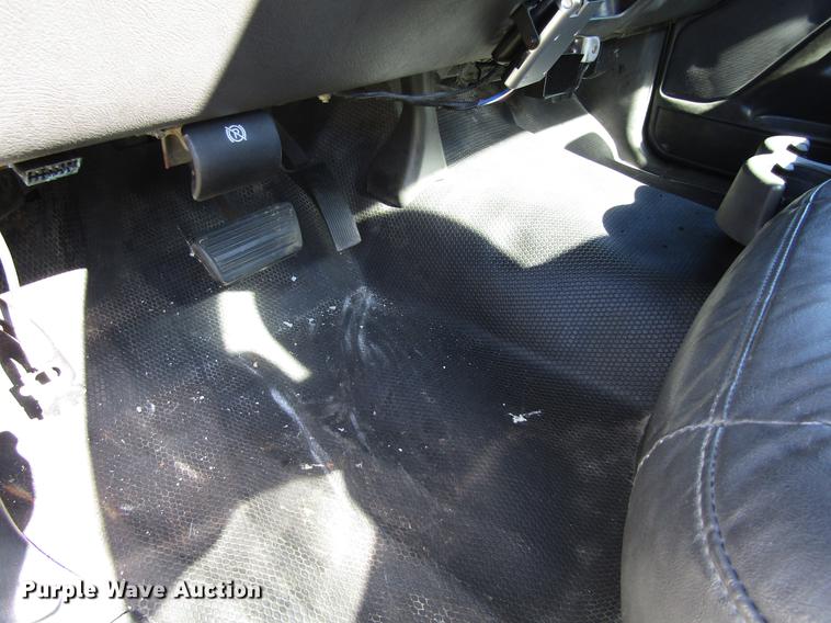 image for item DA6957 2007 Chevrolet Silverado Classic 2500HD utility bed pickup truck