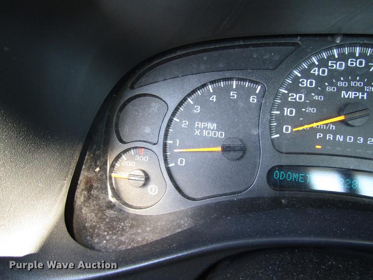 image for item DA6957 2007 Chevrolet Silverado Classic 2500HD utility bed pickup truck