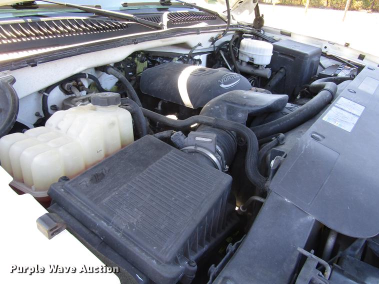 image for item DA6957 2007 Chevrolet Silverado Classic 2500HD utility bed pickup truck