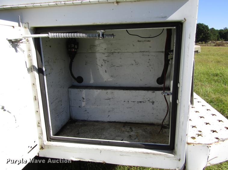 image for item DA6957 2007 Chevrolet Silverado Classic 2500HD utility bed pickup truck