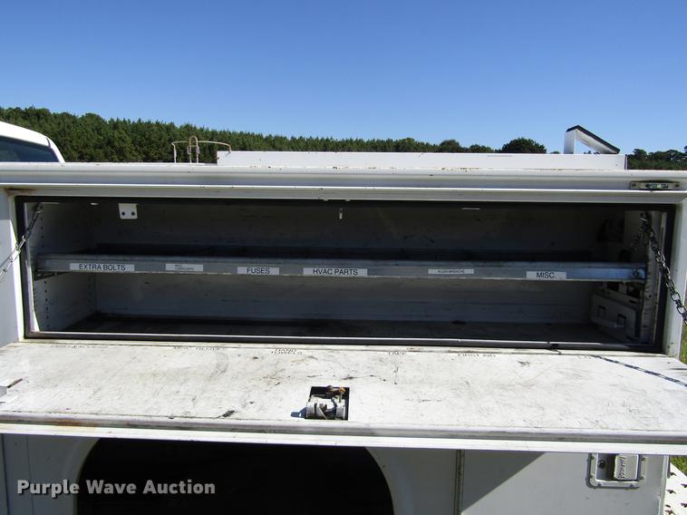 image for item DA6957 2007 Chevrolet Silverado Classic 2500HD utility bed pickup truck