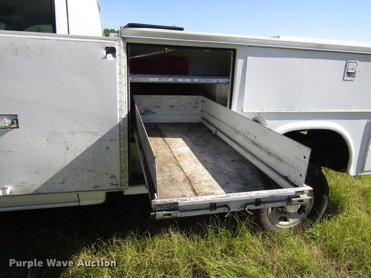 image for item DA6957 2007 Chevrolet Silverado Classic 2500HD utility bed pickup truck