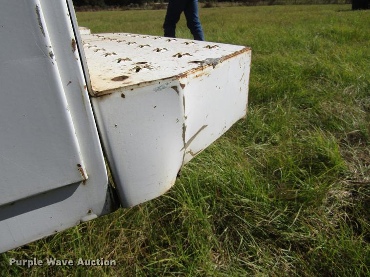 image for item DA6957 2007 Chevrolet Silverado Classic 2500HD utility bed pickup truck