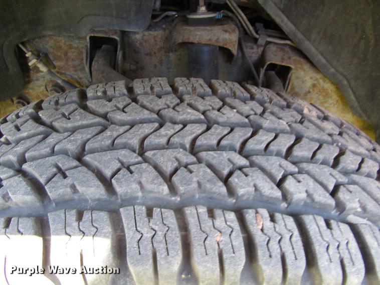 image for item DA6957 2007 Chevrolet Silverado Classic 2500HD utility bed pickup truck