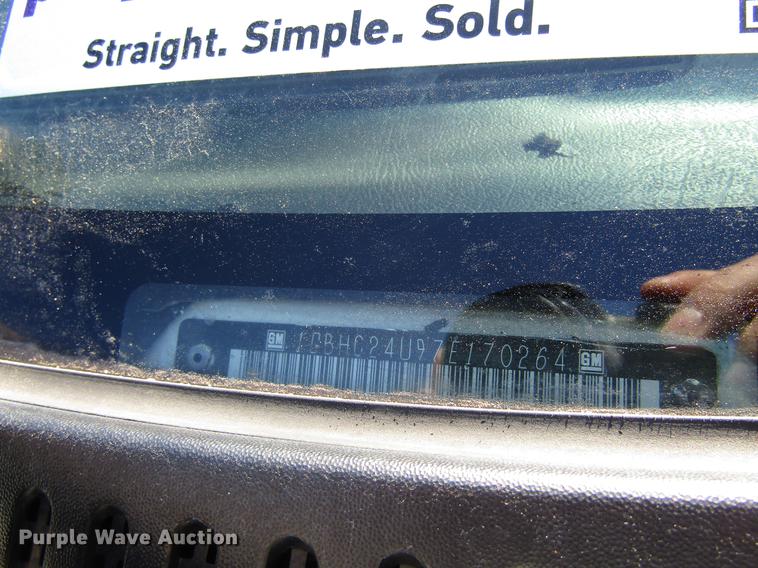 image for item DA6957 2007 Chevrolet Silverado Classic 2500HD utility bed pickup truck