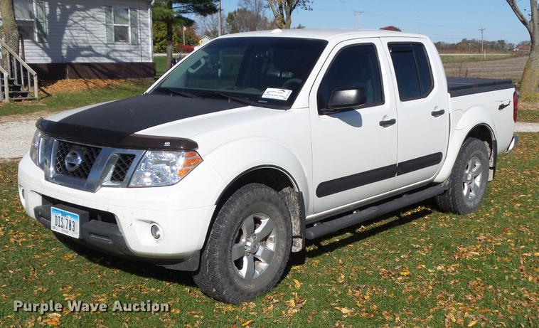 image for item DA7008 2013 Nissan Frontier SV Crew Cab pickup truck