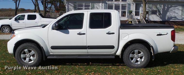 image for item DA7008 2013 Nissan Frontier SV Crew Cab pickup truck