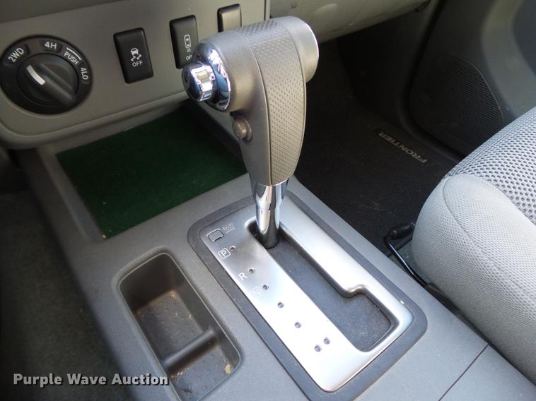 image for item DA7008 2013 Nissan Frontier SV Crew Cab pickup truck