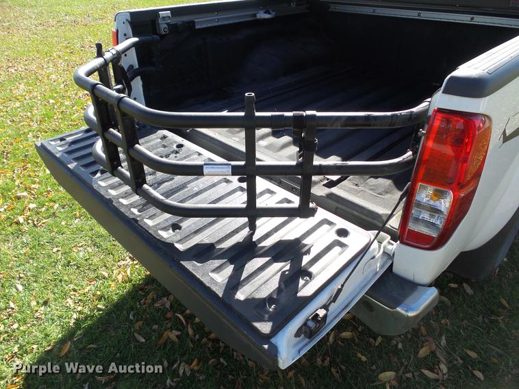 image for item DA7008 2013 Nissan Frontier SV Crew Cab pickup truck