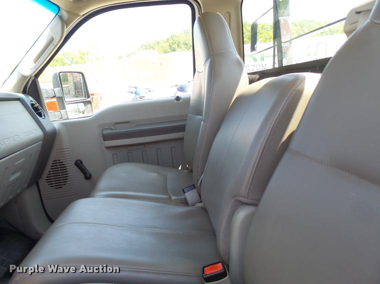 image for item DB1357 2008 Ford F250 Super Duty pickup truck