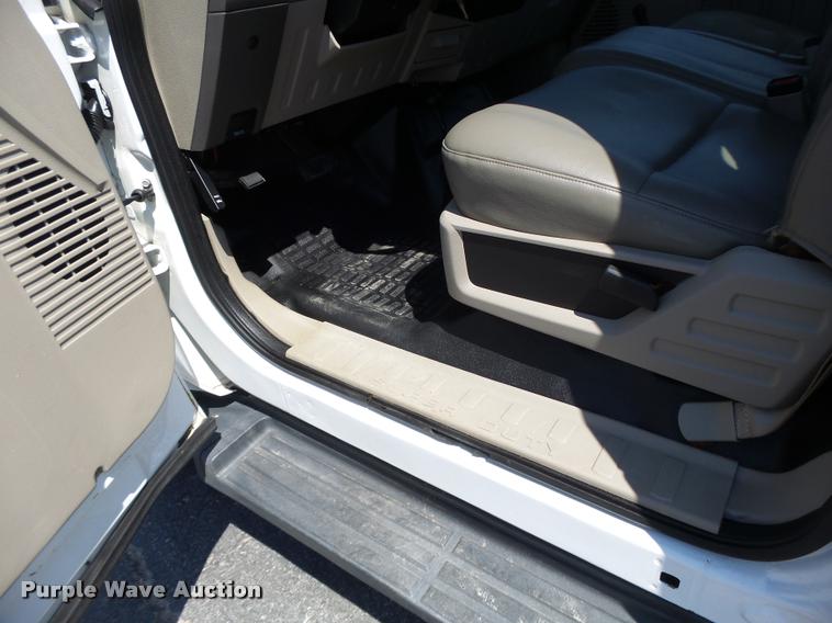 image for item DB1357 2008 Ford F250 Super Duty pickup truck