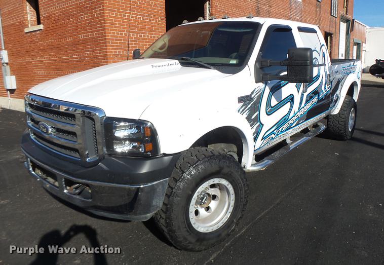 image for item DB1488 2001 Ford F350 Crew Cab pickup truck