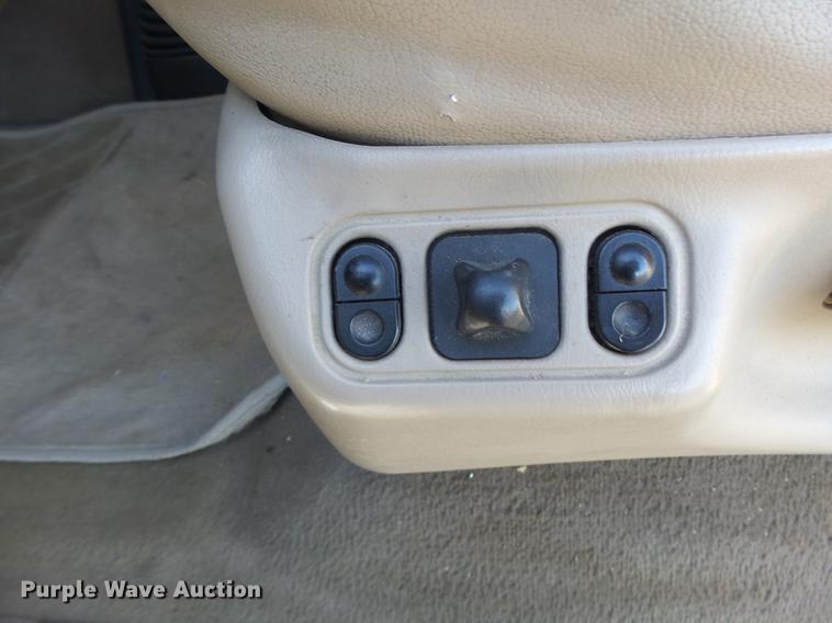 image for item DB1488 2001 Ford F350 Crew Cab pickup truck