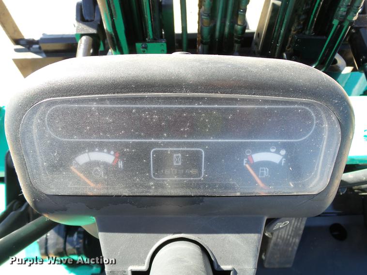 image for item DB4215 2001 Mitsubishi FD50C forklift