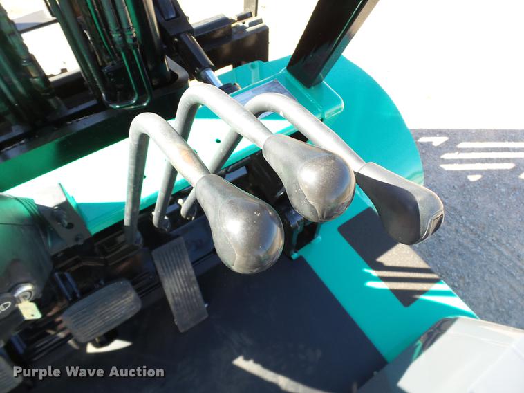 image for item DB4215 2001 Mitsubishi FD50C forklift