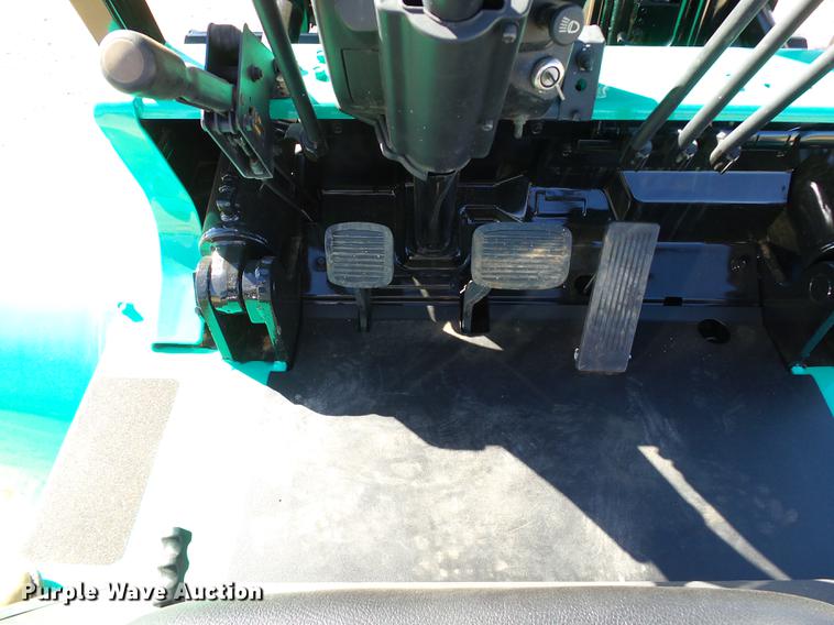 image for item DB4215 2001 Mitsubishi FD50C forklift