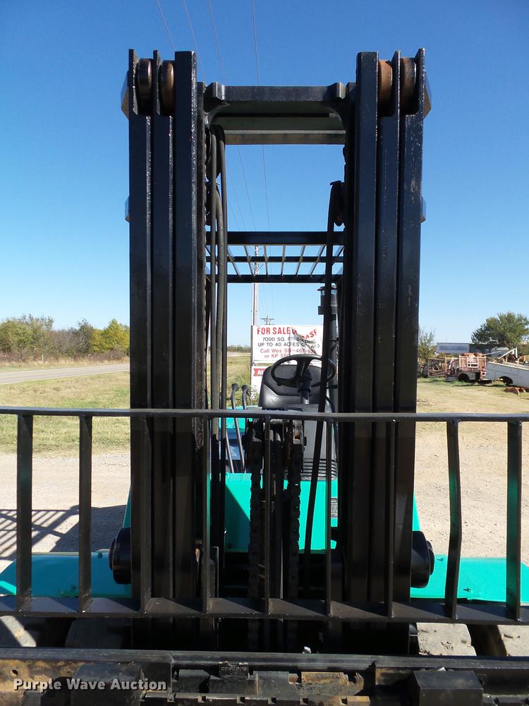 image for item DB4215 2001 Mitsubishi FD50C forklift