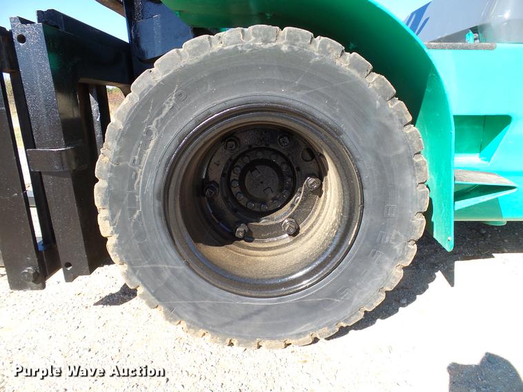 image for item DB4215 2001 Mitsubishi FD50C forklift