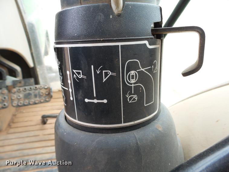 image for item DB4222 2005 John Deere 5325 MFWD tractor