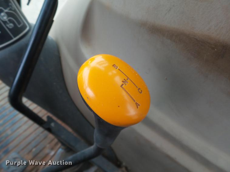 image for item DB4222 2005 John Deere 5325 MFWD tractor