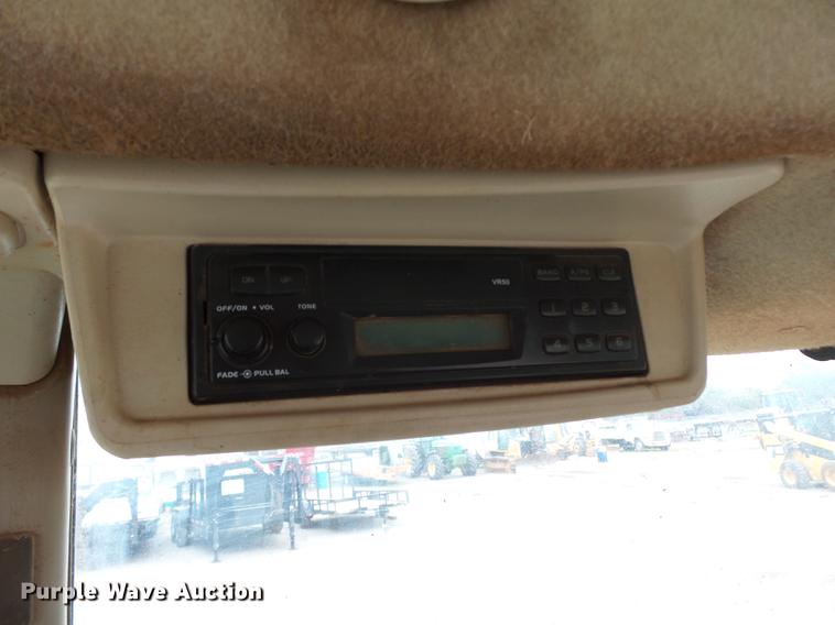 image for item DB4222 2005 John Deere 5325 MFWD tractor