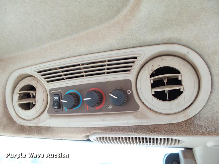 image for item DB4222 2005 John Deere 5325 MFWD tractor