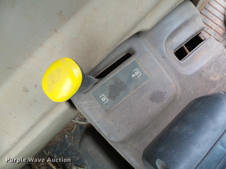 image for item DB4222 2005 John Deere 5325 MFWD tractor