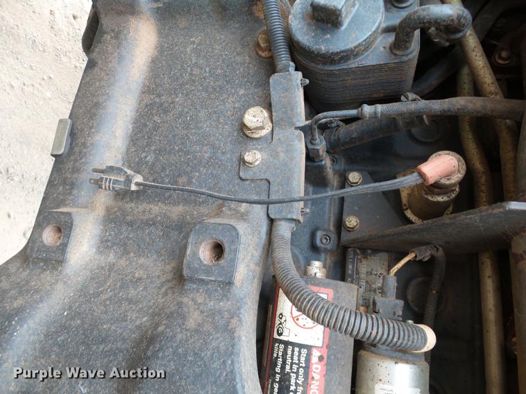 image for item DB4222 2005 John Deere 5325 MFWD tractor