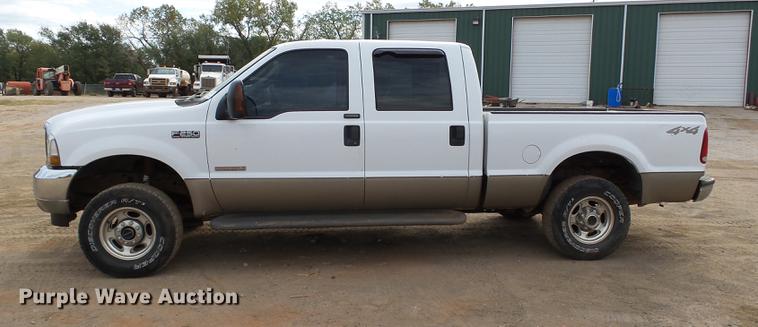image for item DB4227 2004 Ford F250 Super Duty Lariat Crew Cab pickup truck