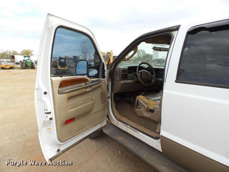 image for item DB4227 2004 Ford F250 Super Duty Lariat Crew Cab pickup truck