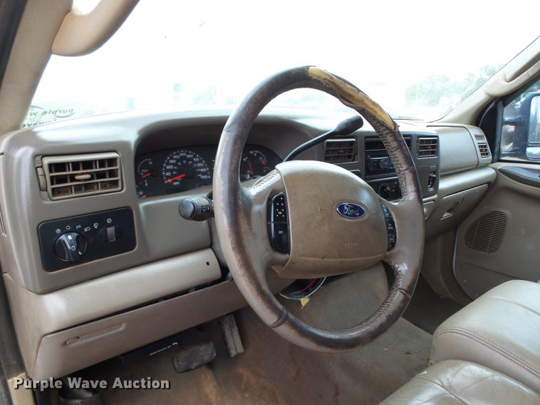 image for item DB4227 2004 Ford F250 Super Duty Lariat Crew Cab pickup truck