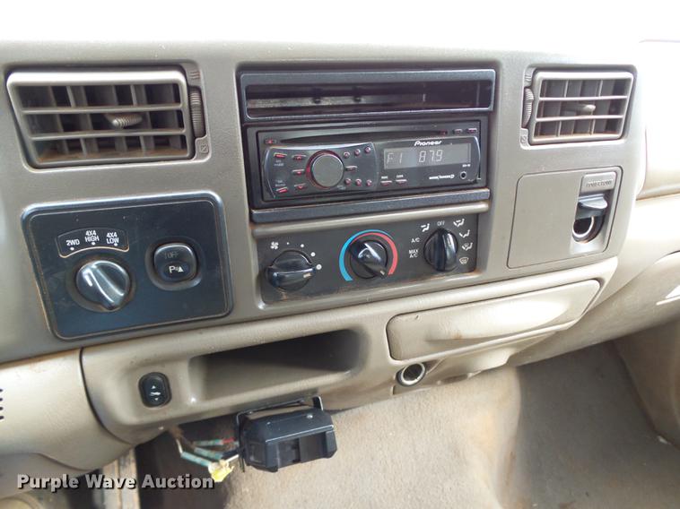 image for item DB4227 2004 Ford F250 Super Duty Lariat Crew Cab pickup truck